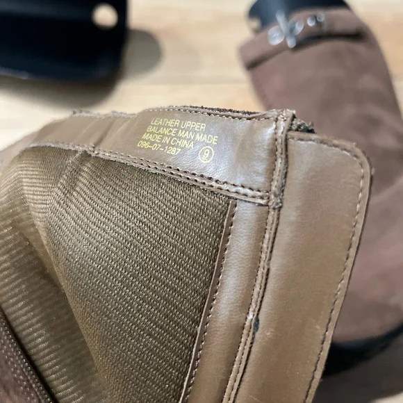 LIKE NEW * Mossimo Brown Suede Ankle Boots - Picture 4 of 5